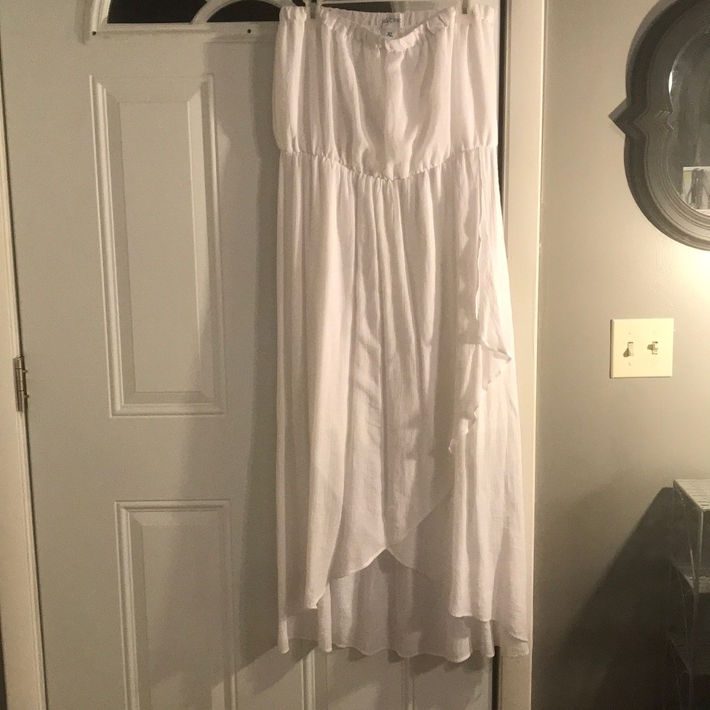 White Strapless dress